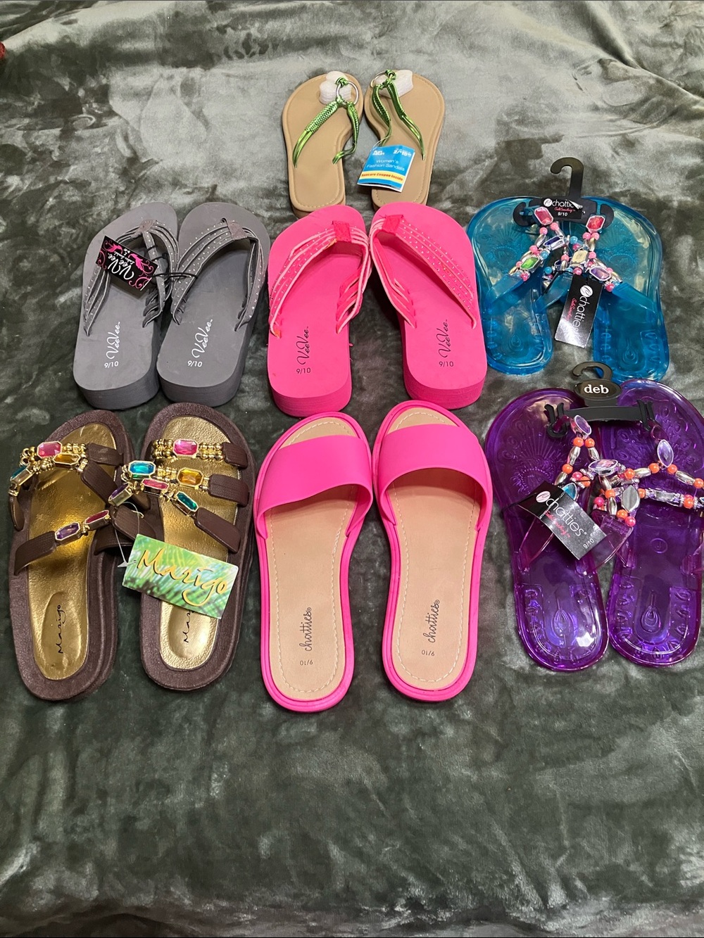 Woman’ a lot of six pairs of sandals mixed brands and colors size9/10